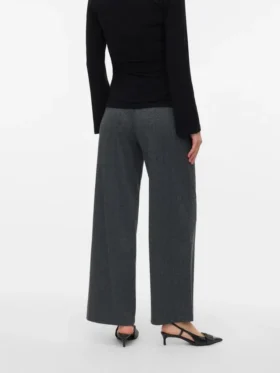 Pantaloni dalla vestibilità ampia