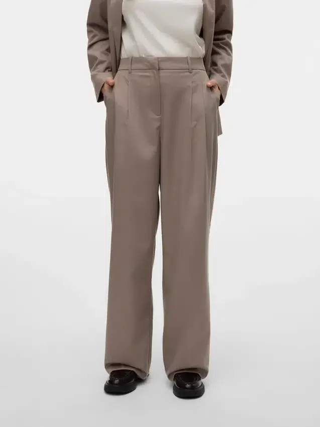 Pantaloni larghi in sartoria Vmnila Pantaloni larghi in sartoria Vmnila