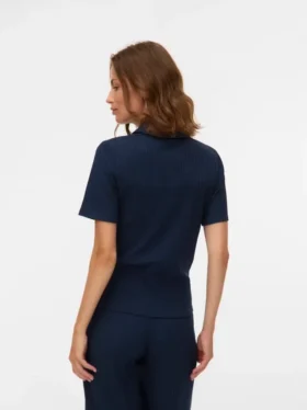 Polo aderente