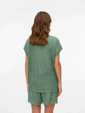 Top a collo rotondo dalla vestibilità regolare