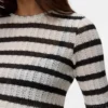 Top a collo rotondo dalla vestibilità regolare