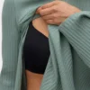 Top a collo rotondo dalla vestibilità regolare