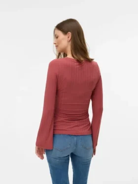 Top con scollo a U e vestibilità regolare