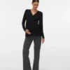 Top con scollo a V dalla vestibilità regolare