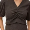 Top con scollo a V dalla vestibilità regolare
