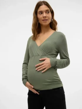 Top con scollo a V e vestibilità regolare