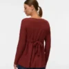 Top con scollo a V e vestibilità regolare