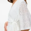 Top con scollo a V e vestibilità regolare