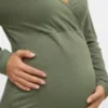 Top con scollo a V e vestibilità regolare