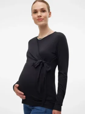 Top dal taglio aderente con scollo rotondo