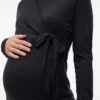 Top dal taglio aderente con scollo rotondo