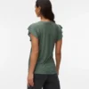 Top dal taglio ampio con scollo rotondo