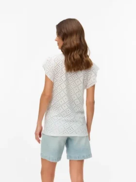 Top dal taglio ampio con scollo rotondo