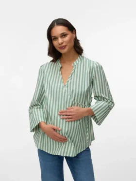 Top dal taglio regolare con colletto a camicia