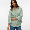 Top dal taglio regolare con colletto a camicia