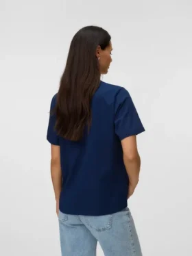 Top dal taglio regolare con scollo rotondo