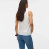 Top slim fit con scollo a U
