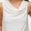Top slim fit con scollo a U